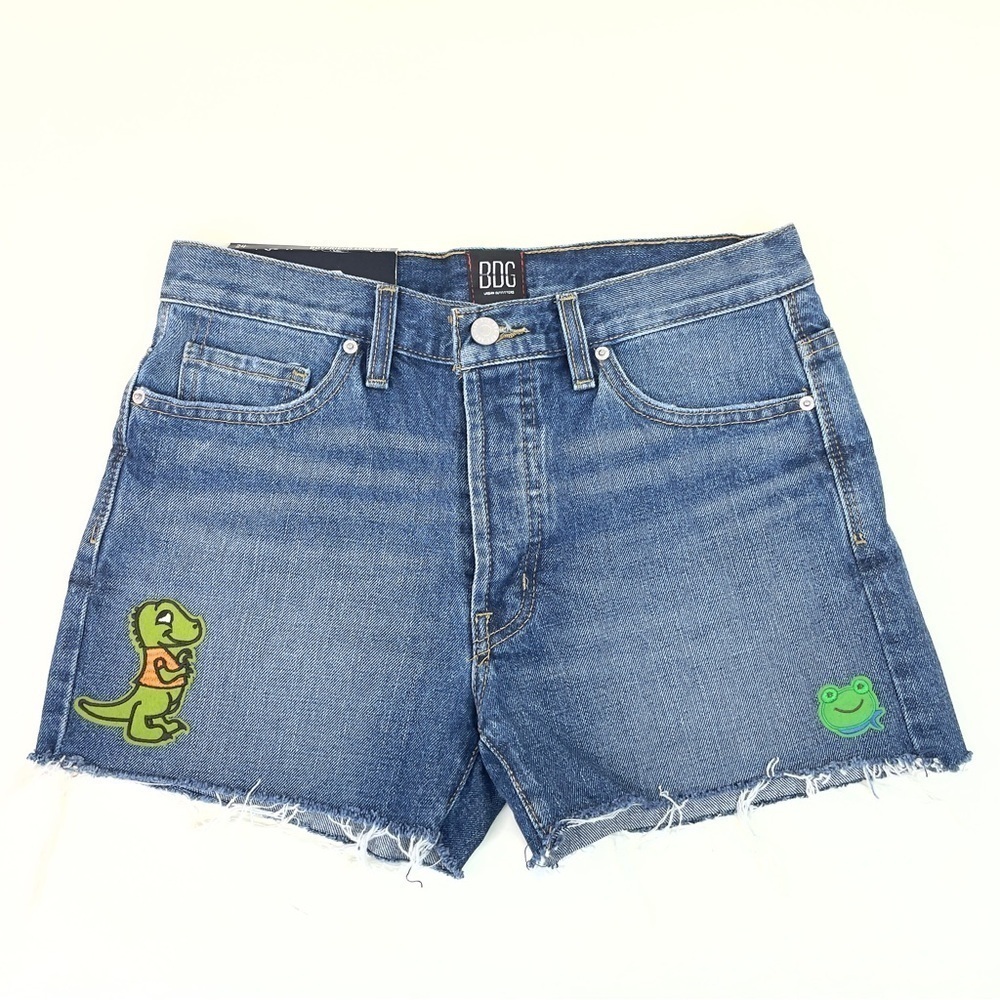 NWT BDG Urban Outfitters Embroidered Low Rise Boyfriend Shorts Size 24 - Picture 2 of 16